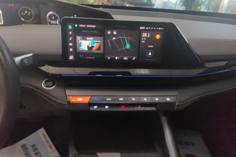 Used CHANGAN UNI-V 2022 1.5T Prestige Version Audio And AC Panel