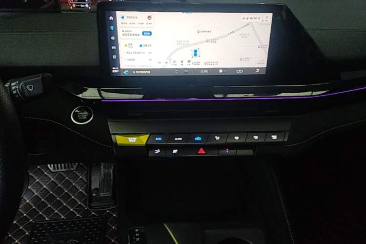Used CHANGAN UNI-V 2022 1.5T Sport Edition Audio And AC Panel