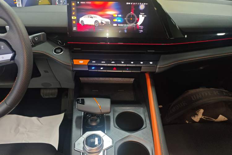 Used CHANGAN UNI-V 2022 1.5T Prestige Version Audio And AC Panel