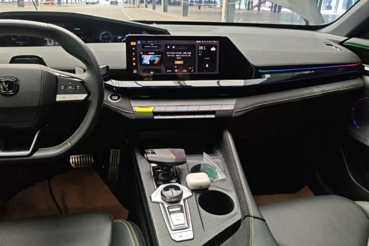 Used CHANGAN UNI-V 2022 1.5T Sport Edition Audio And AC Panel