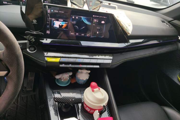 Used CHANGAN UNI-V 2022 1.5T Sport Edition Audio And AC Panel