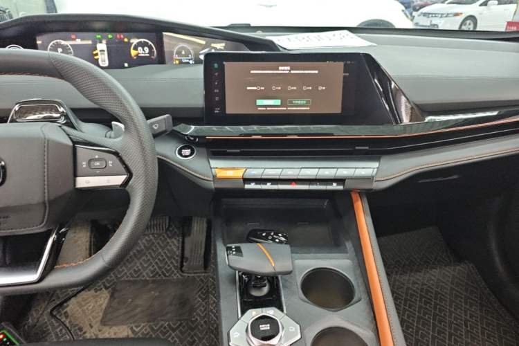 Used CHANGAN UNI-V 2022 1.5T Smart Navigation Version Audio And AC Panel