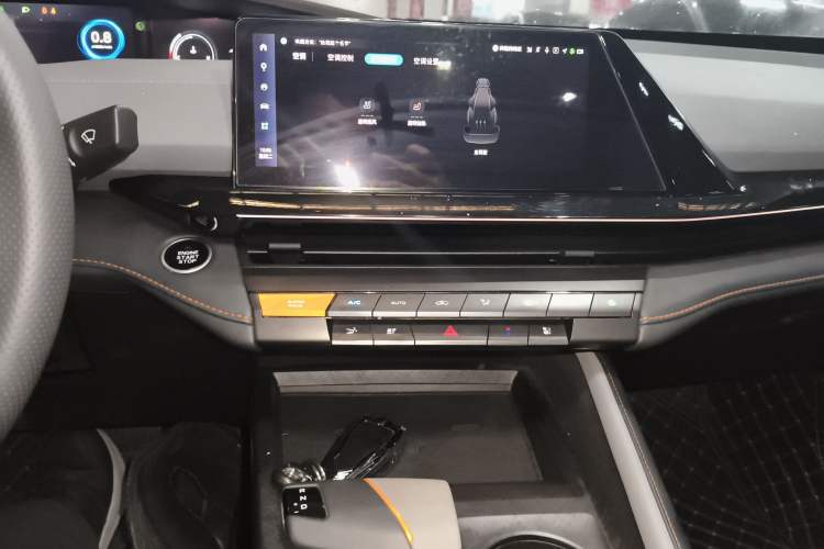 Used CHANGAN UNI-V 2022 1.5T Smart Navigation Version Audio And AC Panel