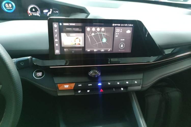 Used CHANGAN UNI-V 2022 1.5T Smart Navigation Version Audio And AC Panel
