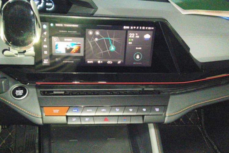 Used CHANGAN UNI-V 2022 1.5T Prestige Version Audio And AC Panel
