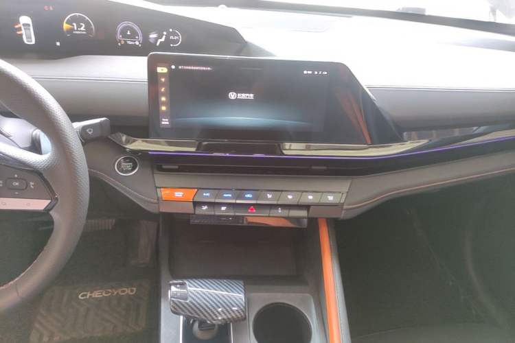 Used CHANGAN UNI-V 2022 1.5T Prestige Version Audio And AC Panel