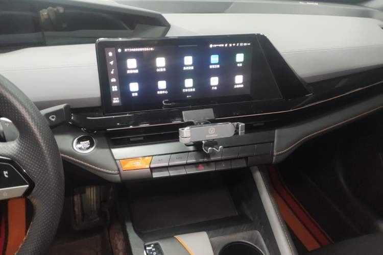 Used CHANGAN UNI-V 2022 1.5T Prestige Version Audio And AC Panel