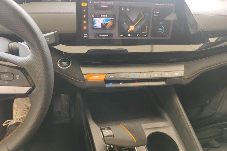 Used CHANGAN UNI-V 2022 1.5T Sport Edition Audio And AC Panel
