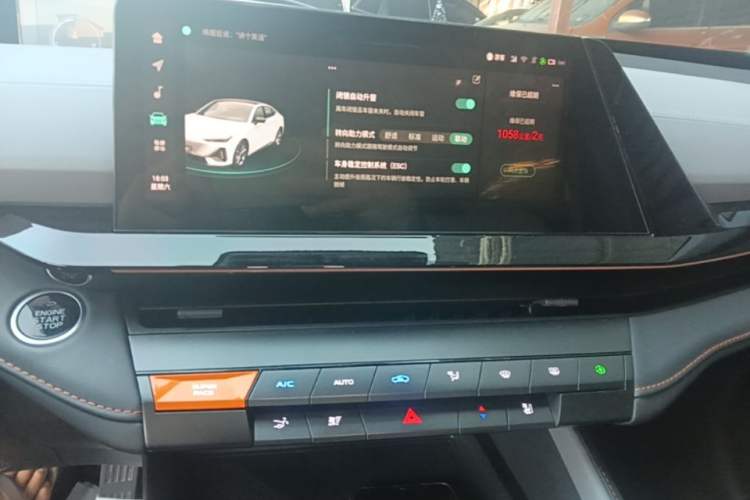 Used CHANGAN UNI-V 2022 1.5T Smart Navigation Version Audio And AC Panel