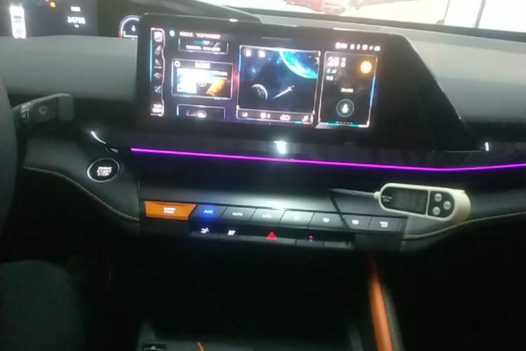 Used CHANGAN UNI-V 2022 1.5T Prestige Version Audio And AC Panel