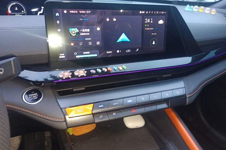 Used CHANGAN UNI-V 2022 1.5T Prestige Version Audio And AC Panel