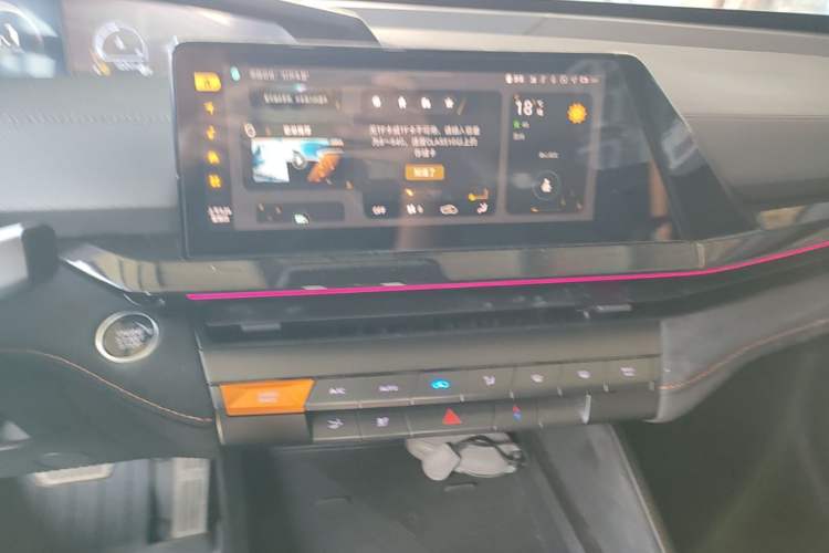 Used CHANGAN UNI-V 2022 1.5T Sport Edition Audio And AC Panel