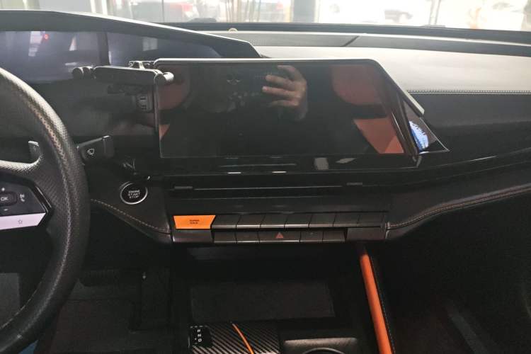 Used CHANGAN UNI-V 2022 1.5T Prestige Version Audio And AC Panel