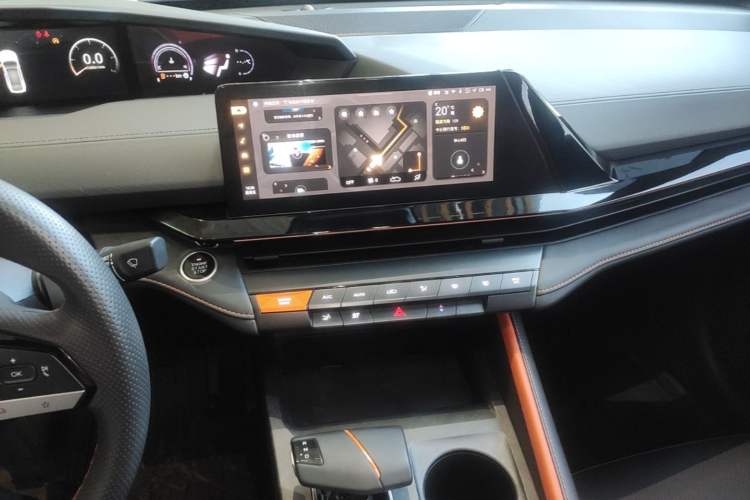 Used CHANGAN UNI-V 2022 1.5T Prestige Version Audio And AC Panel