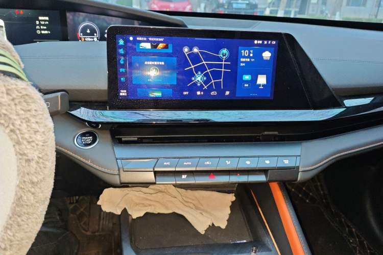 Used CHANGAN UNI-V 2022 1.5T Excellence Model Audio And AC Panel