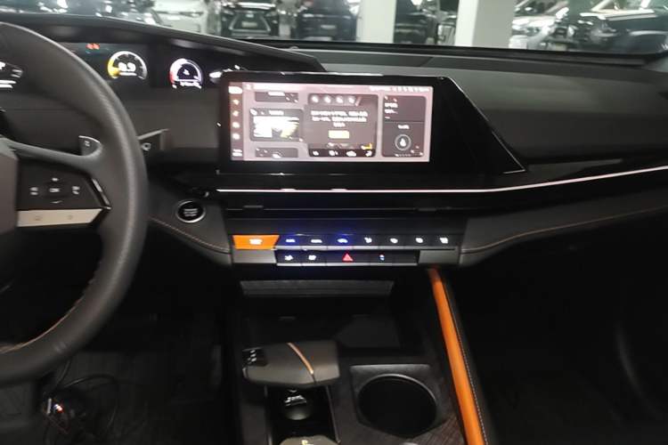 Used CHANGAN UNI-V 2022 1.5T Prestige Version Audio And AC Panel
