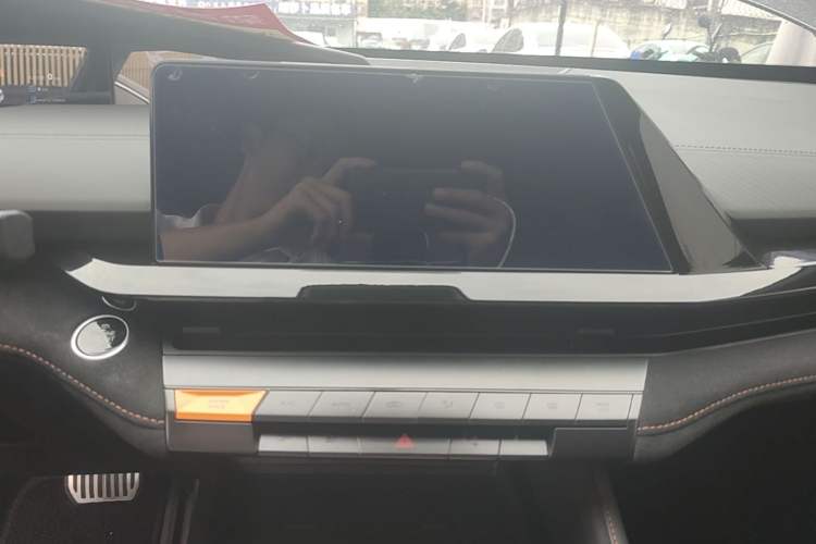 Used CHANGAN UNI-V 2022 1.5T Sport Edition Audio And AC Panel