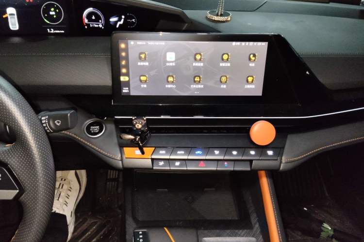 Used CHANGAN UNI-V 2022 1.5T Prestige Version Audio And AC Panel