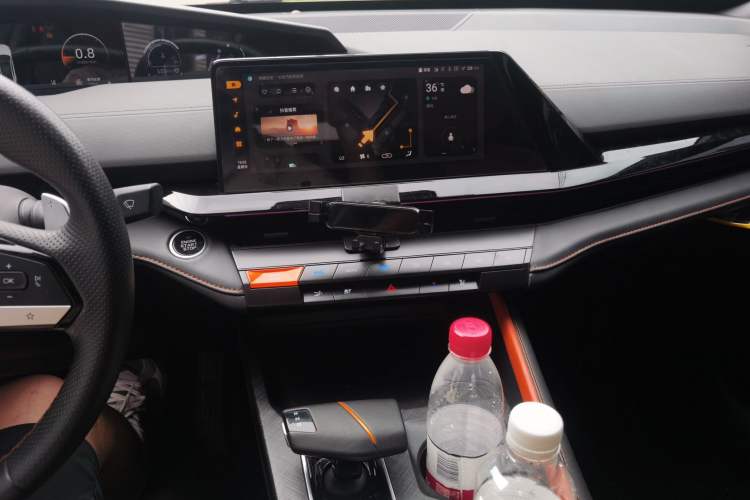 Used CHANGAN UNI-V 2022 1.5T Smart Navigation Version Audio And AC Panel