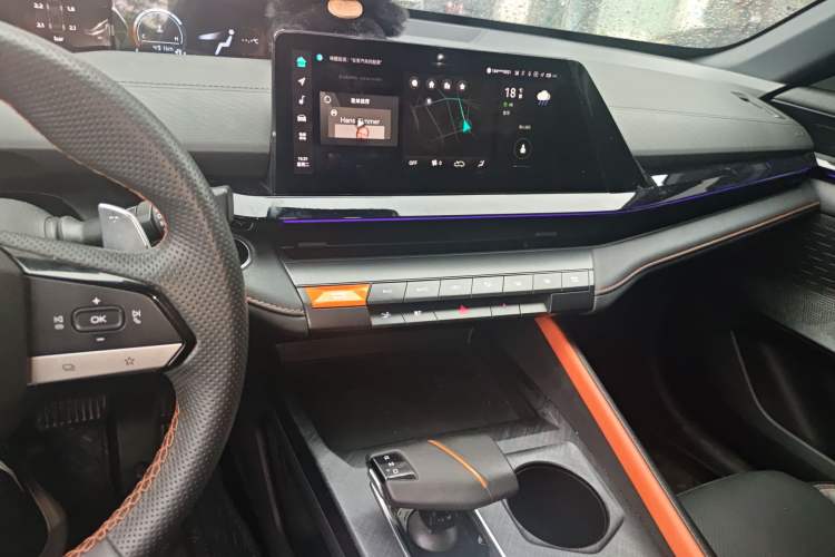 Used CHANGAN UNI-V 2022 1.5T Prestige Version Audio And AC Panel