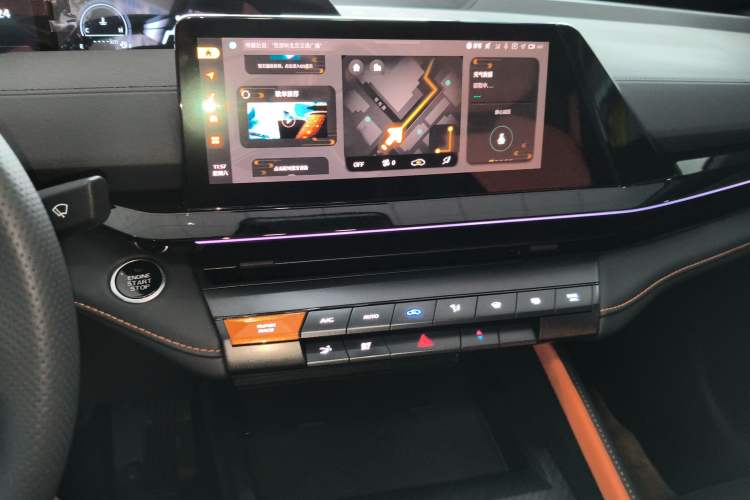 Used CHANGAN UNI-V 2022 1.5T Prestige Version Audio And AC Panel