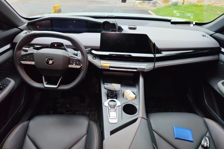 Used CHANGAN UNI-V 2022 1.5T Prestige Version Center Console