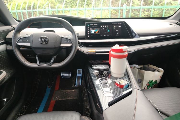 Used CHANGAN UNI-V 2022 1.5T Prestige Version Center Console