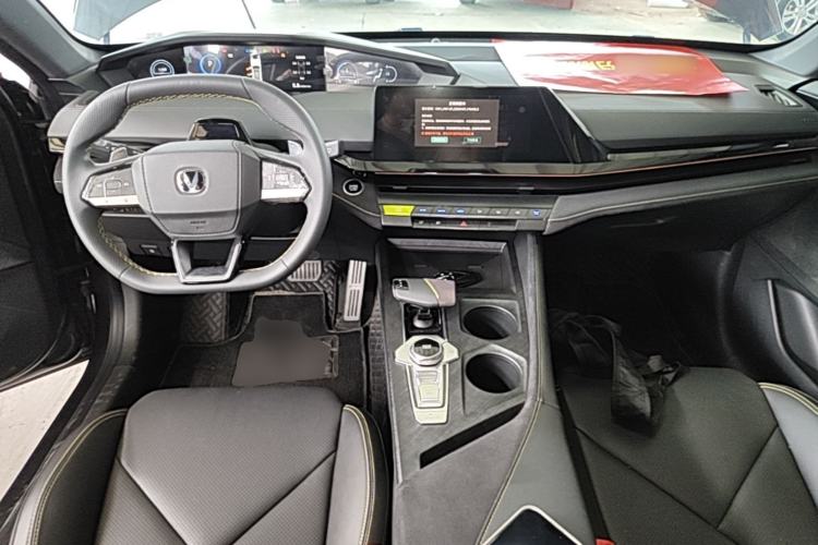 Used CHANGAN UNI-V 2022 1.5T Sport Edition Center Console