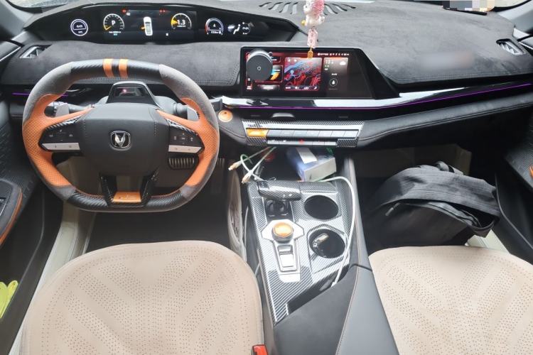 Used CHANGAN UNI-V 2022 1.5T Sport Edition Center Console