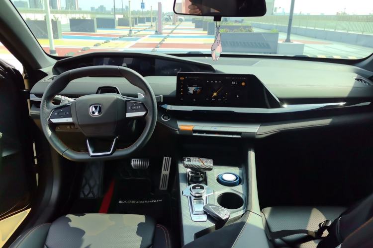 Used CHANGAN UNI-V 2022 1.5T Sport Edition Center Console