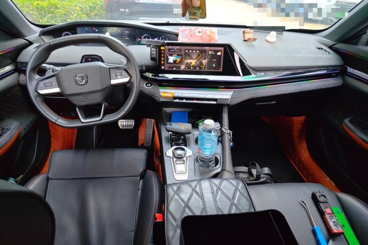 Used CHANGAN UNI-V 2022 1.5T Sport Edition Center Console