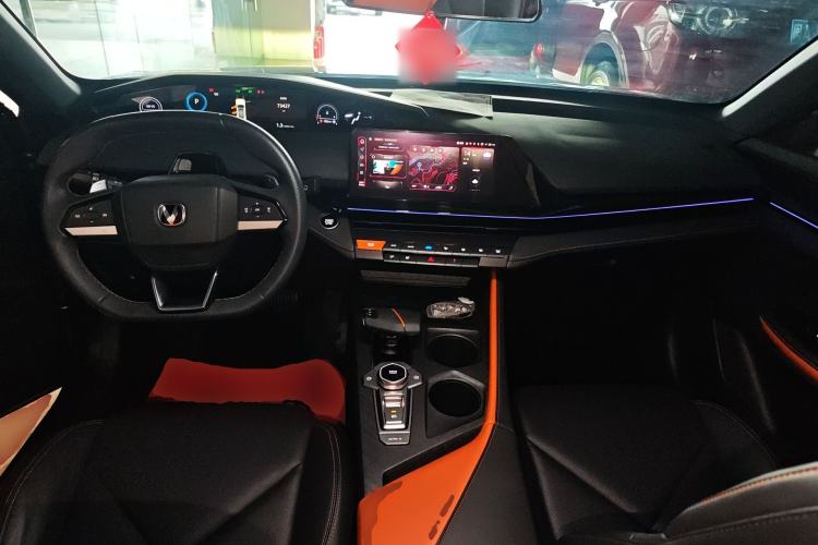 Used CHANGAN UNI-V 2022 1.5T Prestige Version Center Console