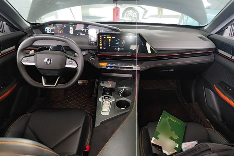 Used CHANGAN UNI-V 2022 1.5T Sport Edition Center Console