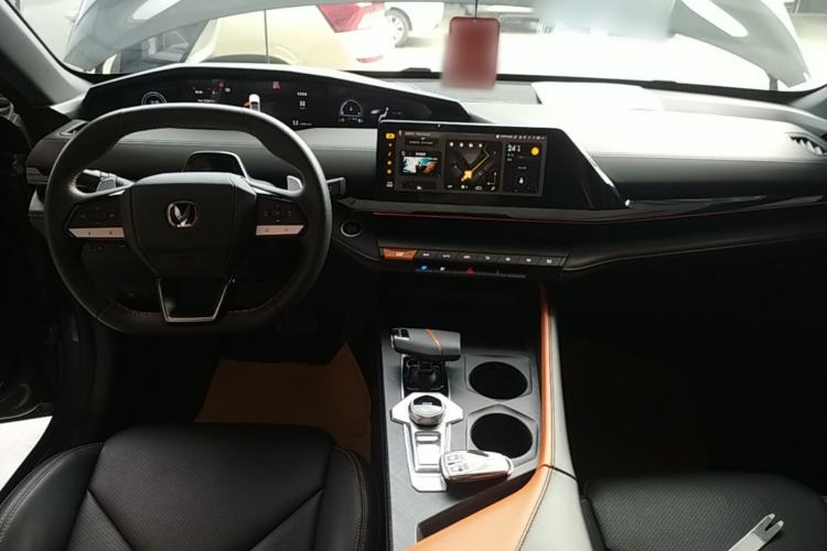 Used CHANGAN UNI-V 2022 1.5T Prestige Version Center Console
