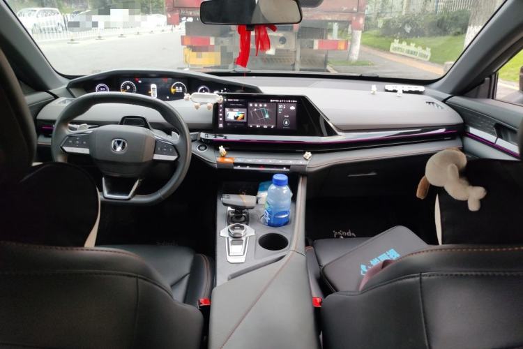Used CHANGAN UNI-V 2022 1.5T Smart Navigation Version Center Console