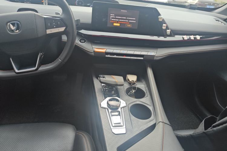 Used CHANGAN UNI-V 2022 1.5T Prestige Version Center Console