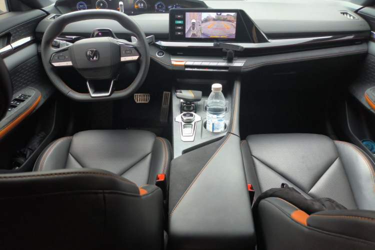 Used CHANGAN UNI-V 2022 1.5T Sport Edition Center Console