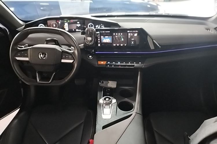 Used CHANGAN UNI-V 2022 1.5T Prestige Version Center Console