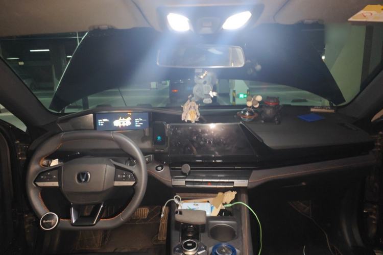 Used CHANGAN UNI-V 2022 2.0T Sporty Version Center Console