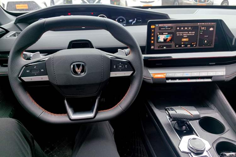 Used CHANGAN UNI-V 2022 1.5T Sport Edition Center Console