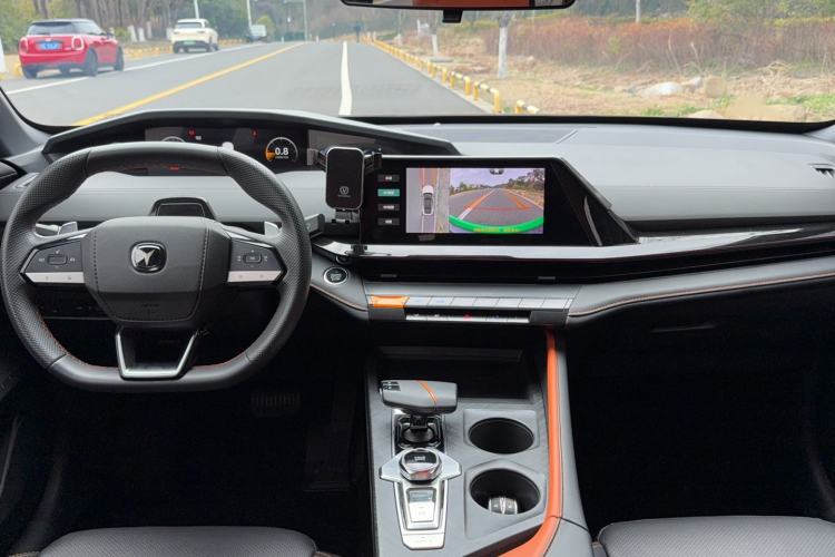 Used CHANGAN UNI-V 2022 1.5T Prestige Version Center Console