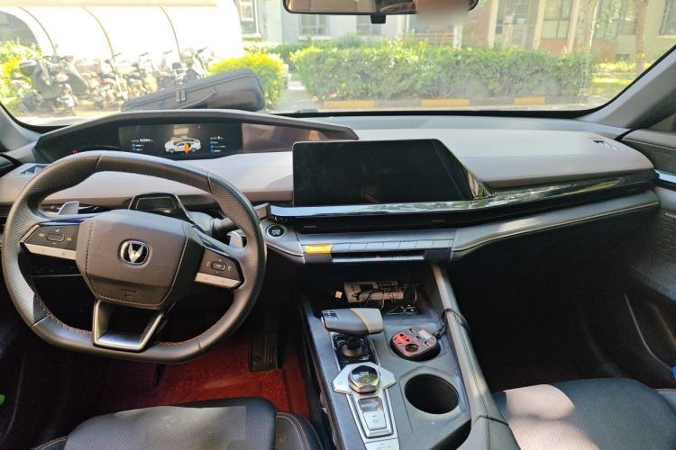 Used CHANGAN UNI-V 2022 1.5T Prestige Version Center Console