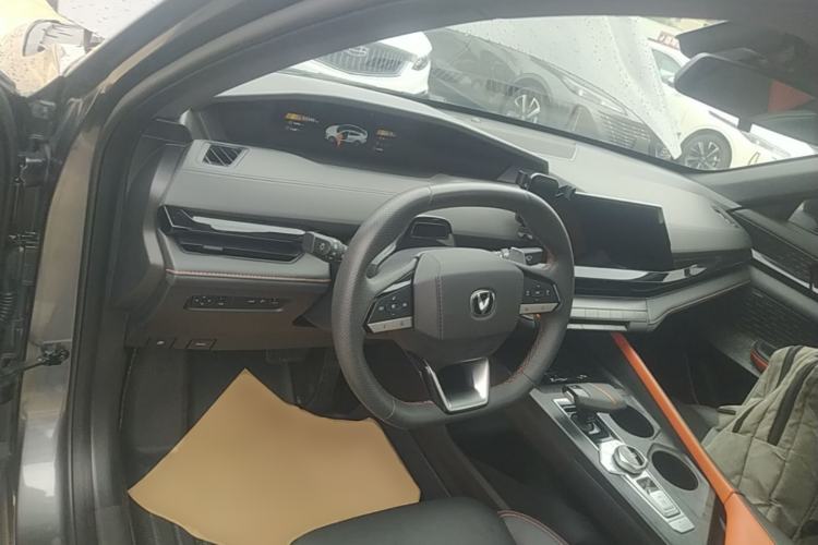 Used CHANGAN UNI-V 2022 1.5T Smart Navigation Version Center Console