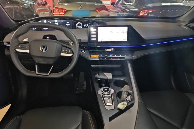 Used CHANGAN UNI-V 2022 1.5T Prestige Version Center Console