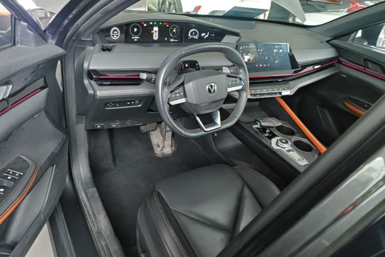 Used CHANGAN UNI-V 2022 1.5T Smart Navigation Version Center Console