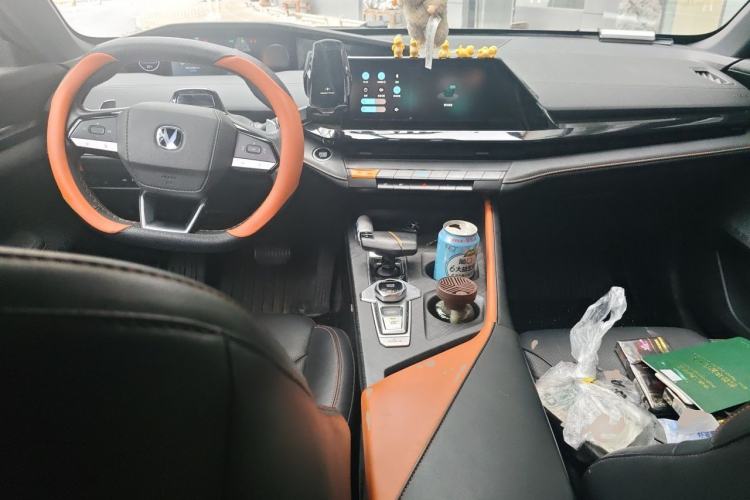 Used CHANGAN UNI-V 2022 1.5T Prestige Version Center Console