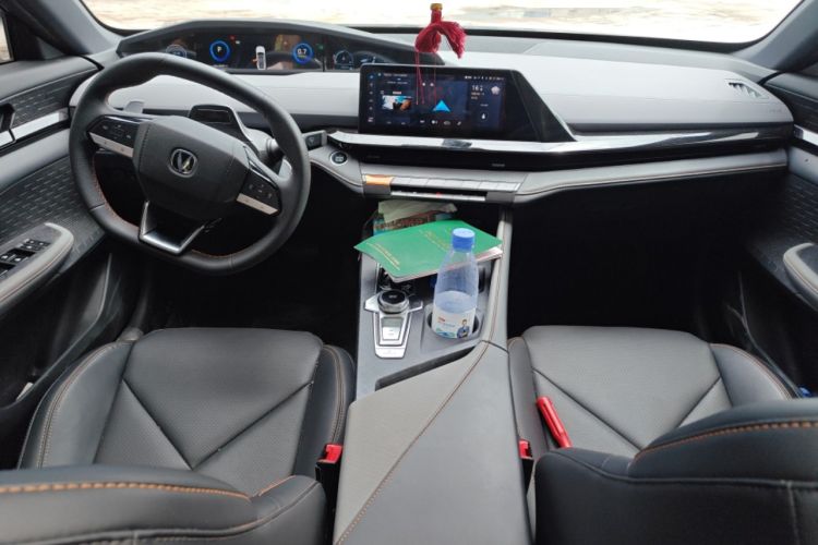 Used CHANGAN UNI-V 2022 1.5T Prestige Version Center Console