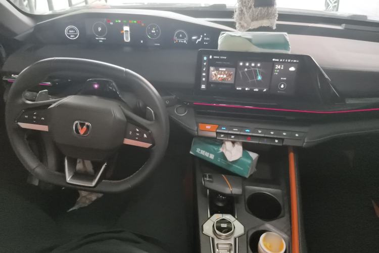 Used CHANGAN UNI-V 2022 1.5T Smart Navigation Version Center Console