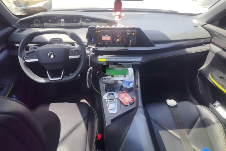 Used CHANGAN UNI-V 2022 1.5T Sport Edition Center Console