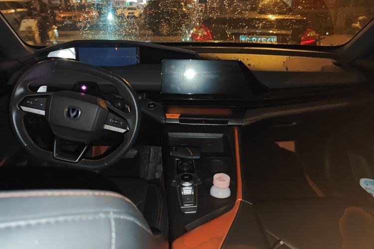 Used CHANGAN UNI-V 2022 1.5T Prestige Version Center Console